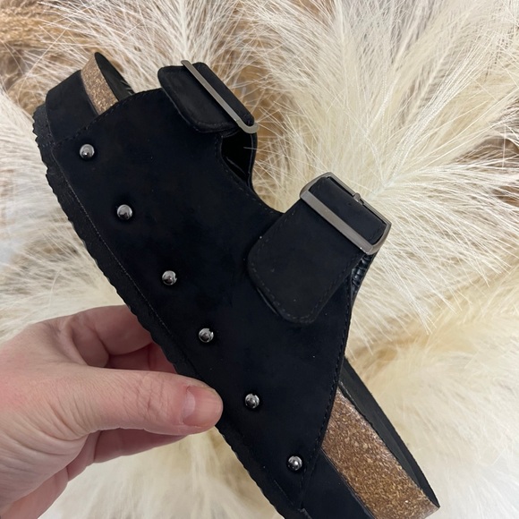 Outwoods Clog Platform Sandals - Picture 2 of 2